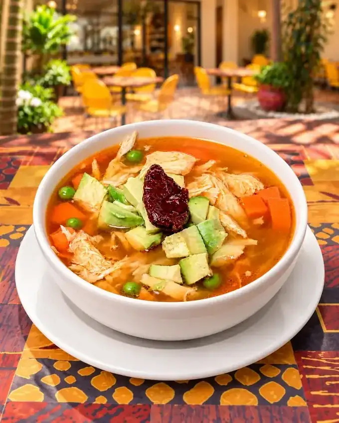Caldo tlalpeño de La Parrilla Tap